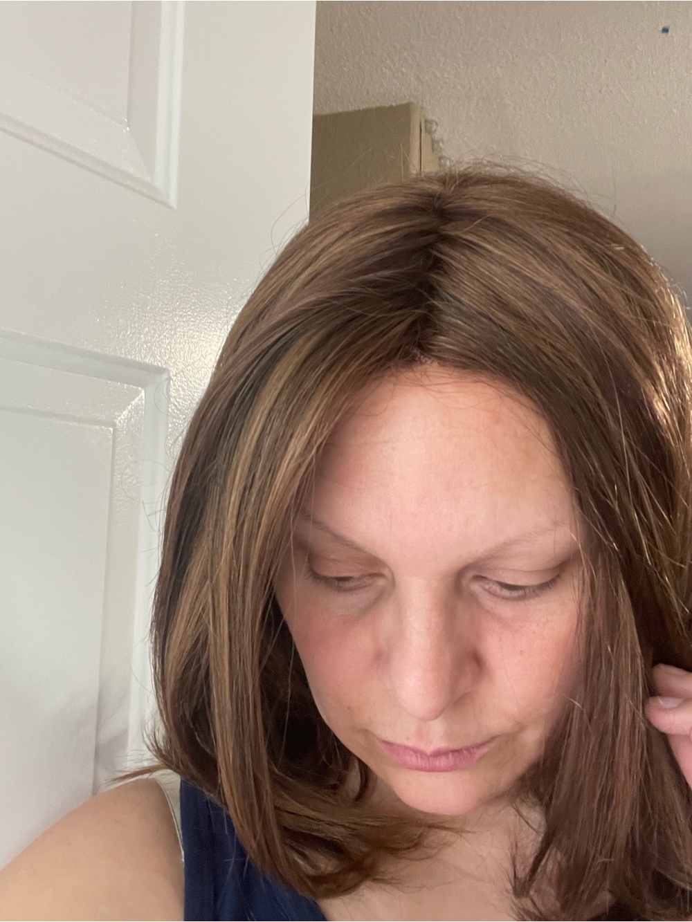Mid-Length Brown Synthetic Wig with Natural Highlights